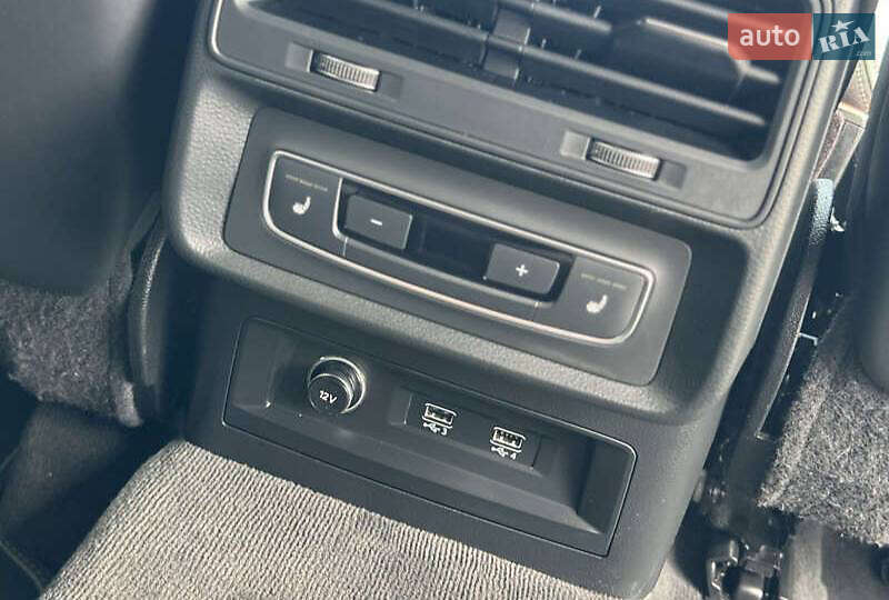 Внедорожник / Кроссовер Audi Q8 2018 в Авангарде