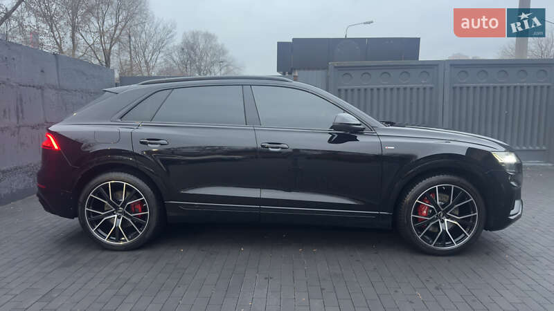 Внедорожник / Кроссовер Audi Q8 2018 в Киеве