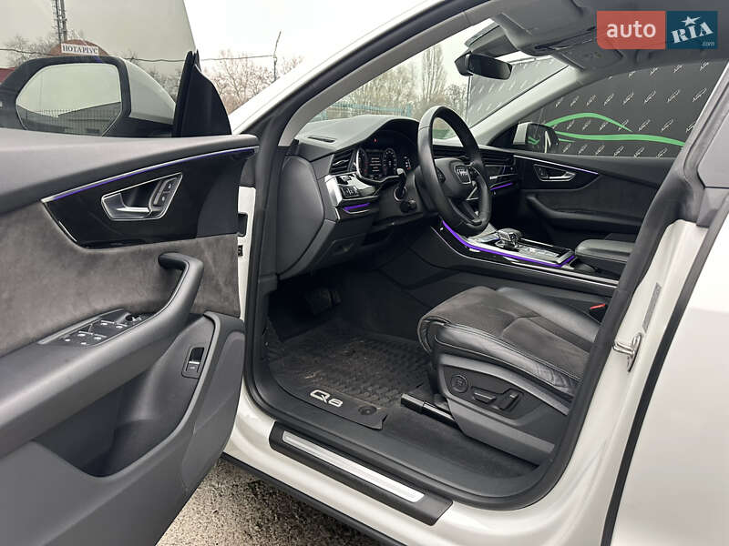 Внедорожник / Кроссовер Audi Q8 2019 в Киеве