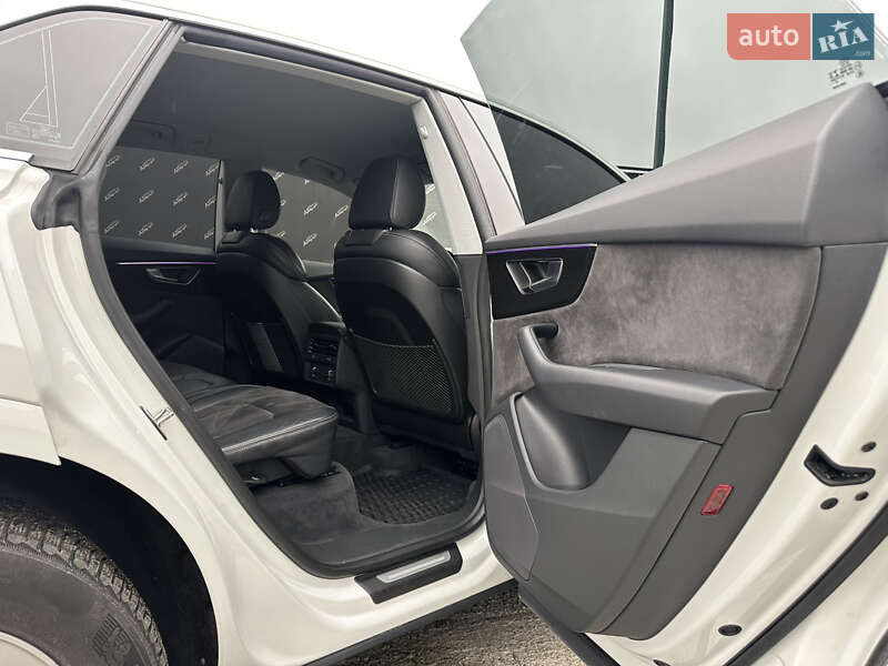 Внедорожник / Кроссовер Audi Q8 2019 в Киеве