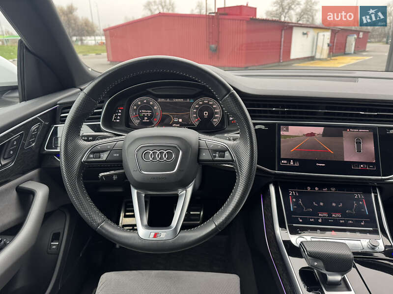 Внедорожник / Кроссовер Audi Q8 2018 в Киеве