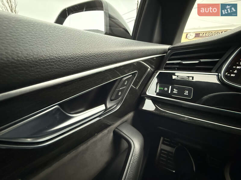 Позашляховик / Кросовер Audi Q8 2021 в Миколаєві фото 61 Позашляховик / Кросовер Audi Q8 2021 в Миколаєві