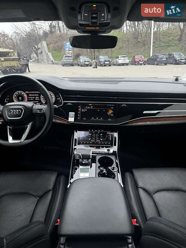 Позашляховик / Кросовер Audi Q8 2022 в Києві