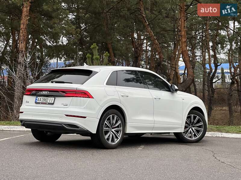 Внедорожник / Кроссовер Audi Q8 2020 в Киеве