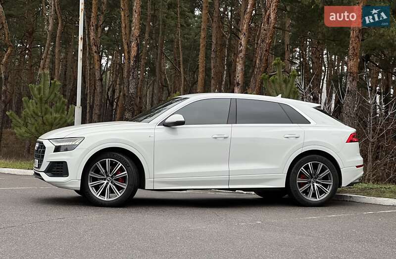 Внедорожник / Кроссовер Audi Q8 2020 в Киеве