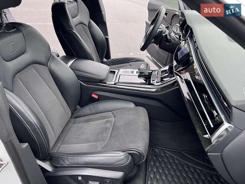 Внедорожник / Кроссовер Audi Q8 2020 в Киеве