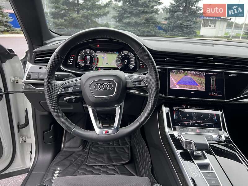 Внедорожник / Кроссовер Audi Q8 2020 в Киеве