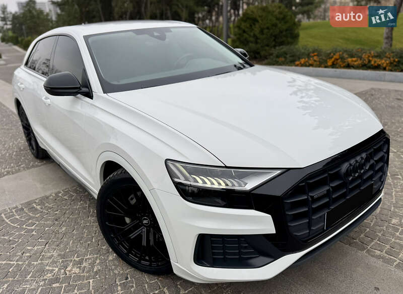 Позашляховик / Кросовер Audi Q8 2023 в Дніпрі