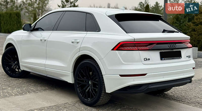 Позашляховик / Кросовер Audi Q8 2023 в Дніпрі