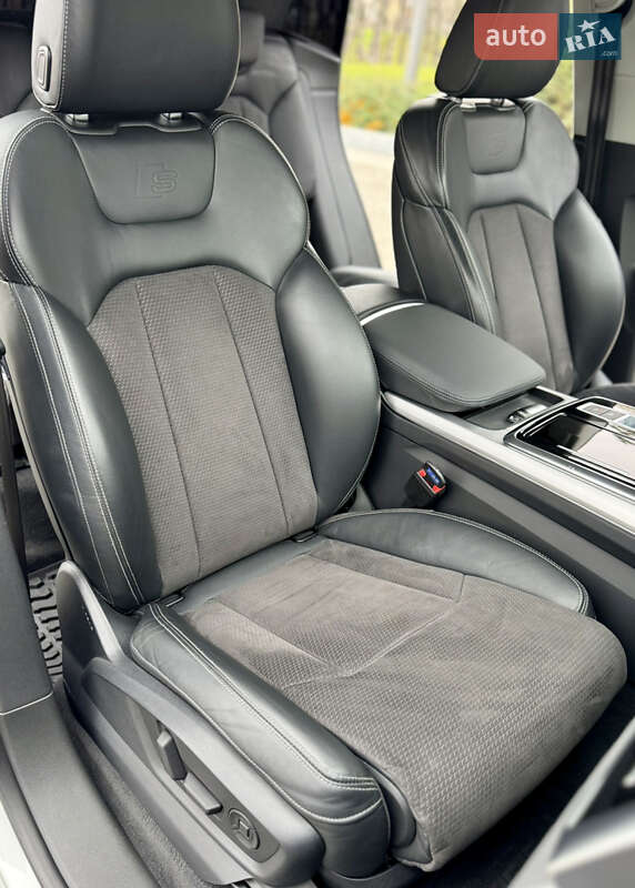 Позашляховик / Кросовер Audi Q8 2023 в Дніпрі