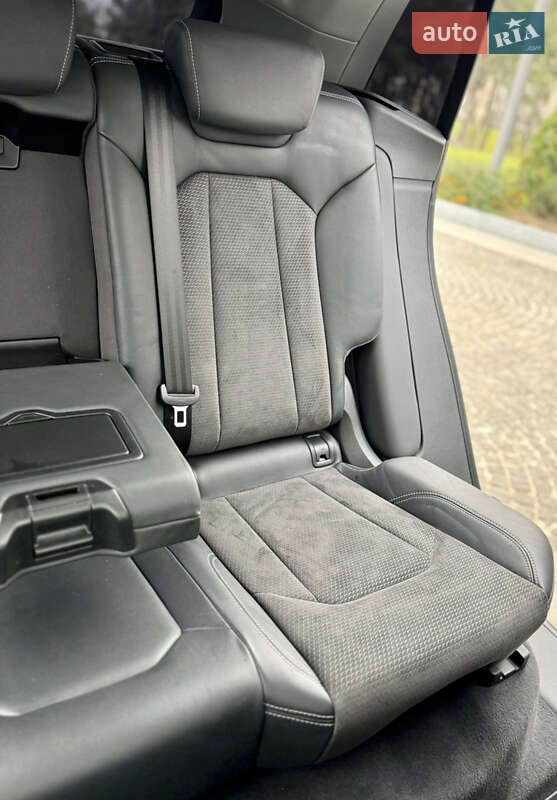 Позашляховик / Кросовер Audi Q8 2023 в Дніпрі