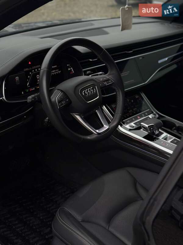 Внедорожник / Кроссовер Audi Q8 2023 в Черновцах