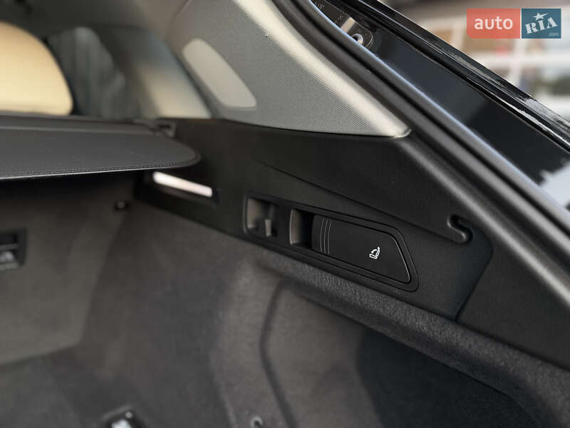 Внедорожник / Кроссовер Audi Q8 2023 в Киеве