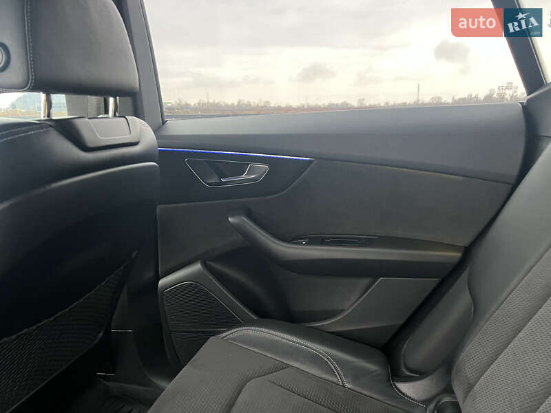 Внедорожник / Кроссовер Audi Q8 2020 в Мукачево