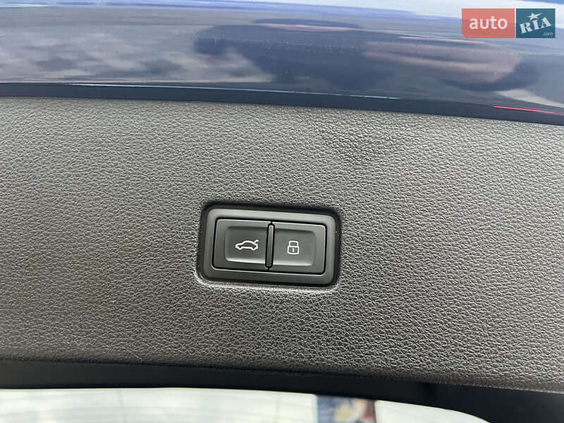 Внедорожник / Кроссовер Audi Q8 2020 в Мукачево