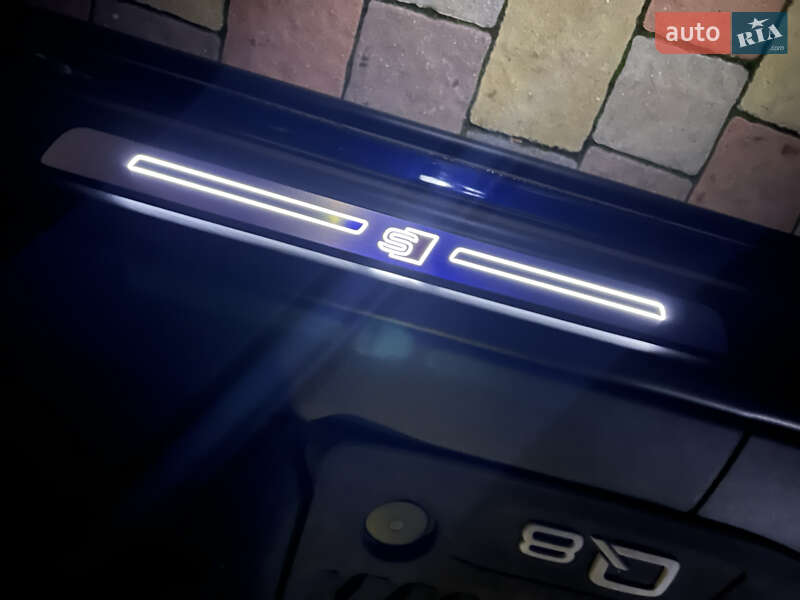 Внедорожник / Кроссовер Audi Q8 2020 в Мукачево