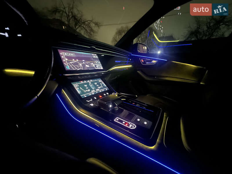 Внедорожник / Кроссовер Audi Q8 2020 в Мукачево