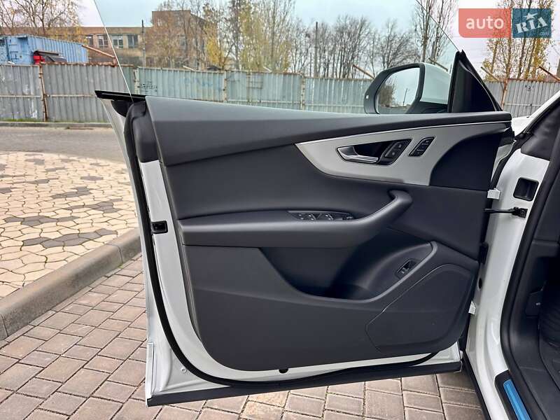 Внедорожник / Кроссовер Audi Q8 2021 в Одессе фото 38 Внедорожник / Кроссовер Audi Q8 2021 в Одессе