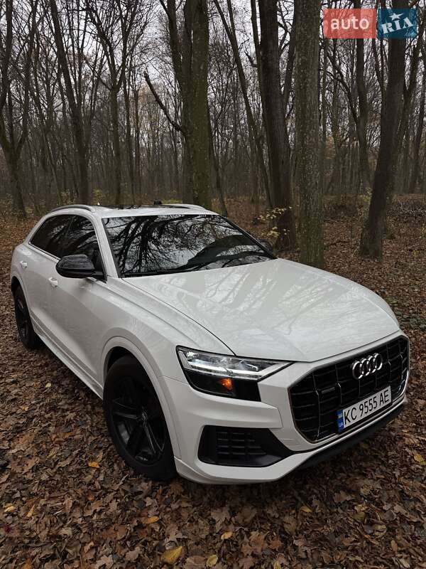 Внедорожник / Кроссовер Audi Q8 2018 в Луцке