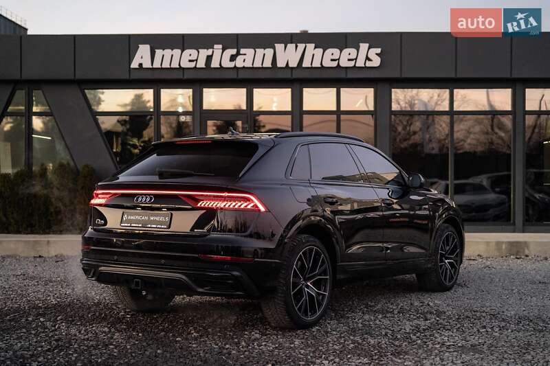 Позашляховик / Кросовер Audi Q8 2019 в Чернівцях