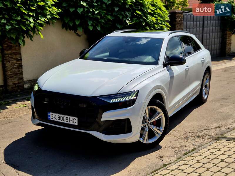 Внедорожник / Кроссовер Audi Q8 2021 в Киеве