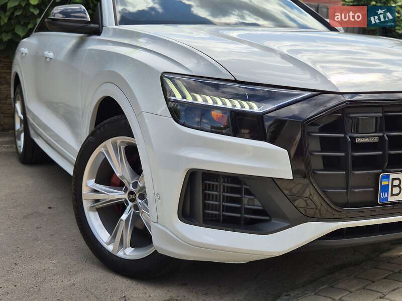 Внедорожник / Кроссовер Audi Q8 2021 в Киеве