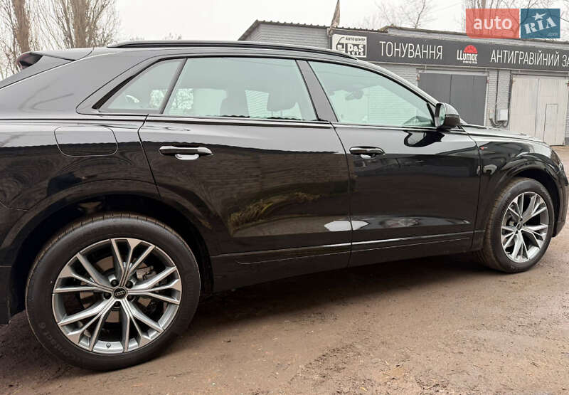 Внедорожник / Кроссовер Audi Q8 2025 в Кривом Роге