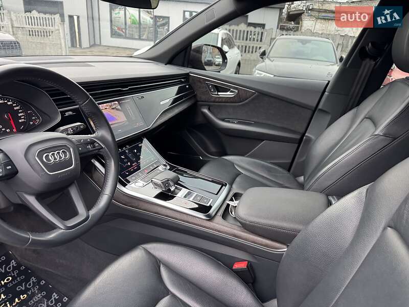 Внедорожник / Кроссовер Audi Q8 2019 в Тернополе