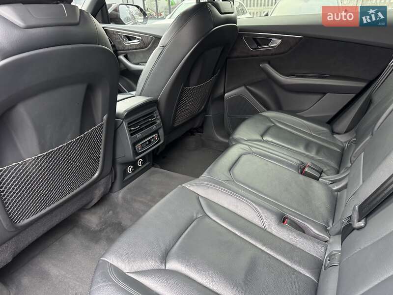 Внедорожник / Кроссовер Audi Q8 2019 в Тернополе