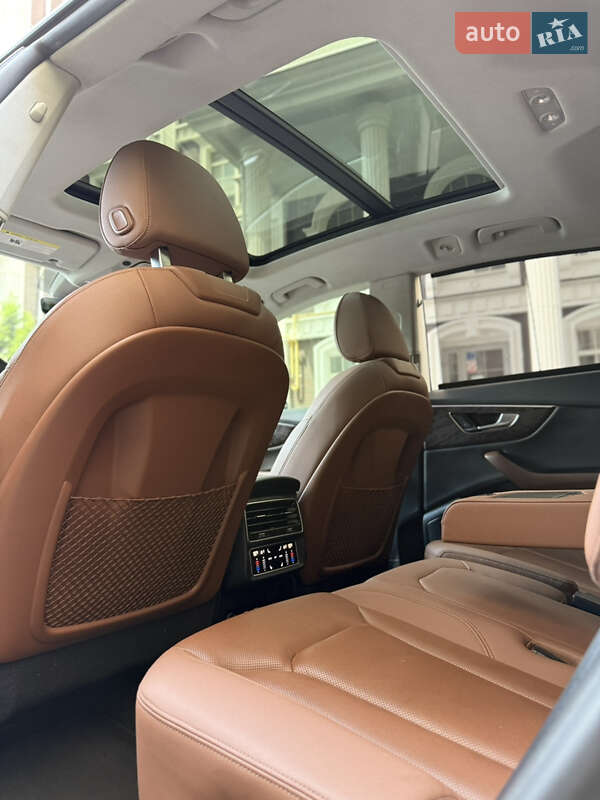 Внедорожник / Кроссовер Audi Q8 2018 в Киеве