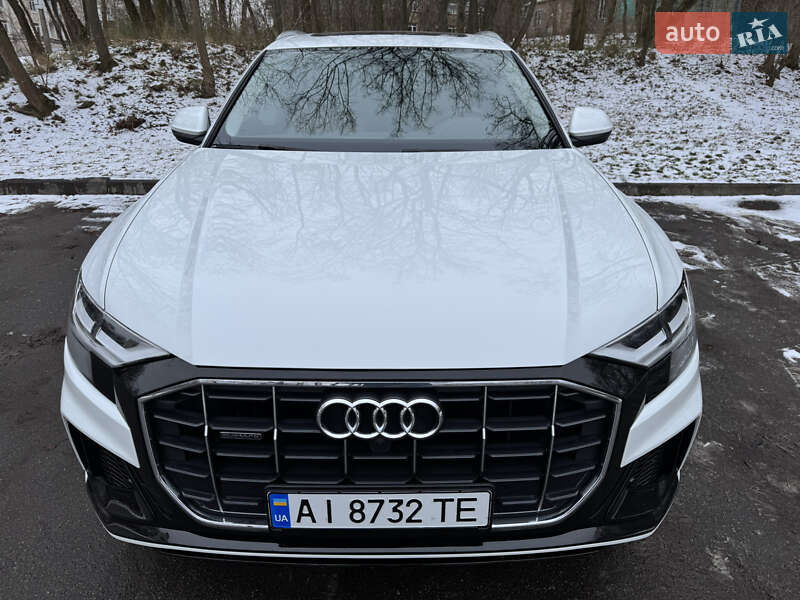 Внедорожник / Кроссовер Audi Q8 2021 в Киеве