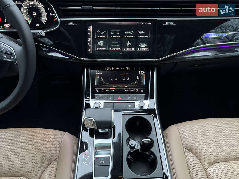 Внедорожник / Кроссовер Audi Q8 2021 в Киеве