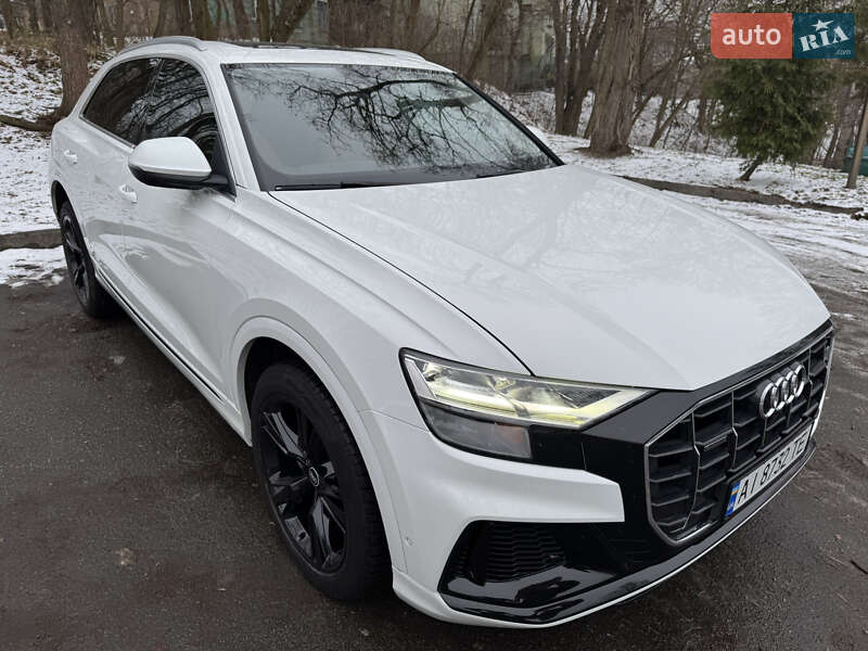 Внедорожник / Кроссовер Audi Q8 2021 в Киеве