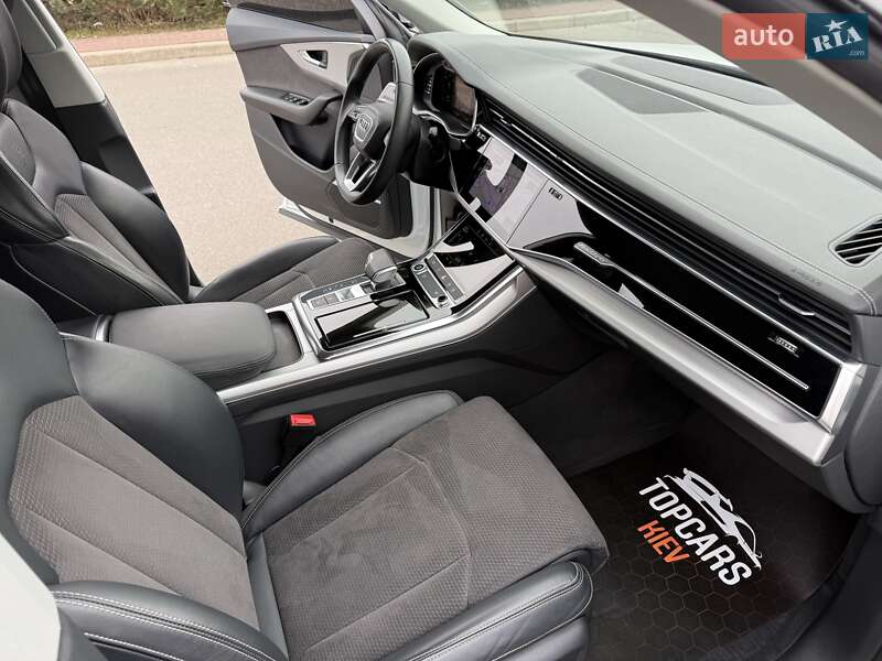 Позашляховик / Кросовер Audi Q8 2023 в Києві