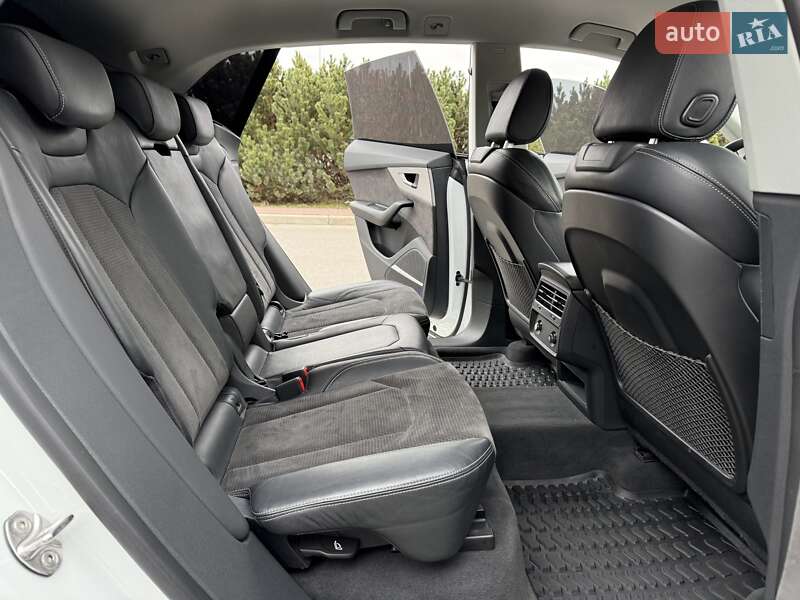 Позашляховик / Кросовер Audi Q8 2023 в Києві