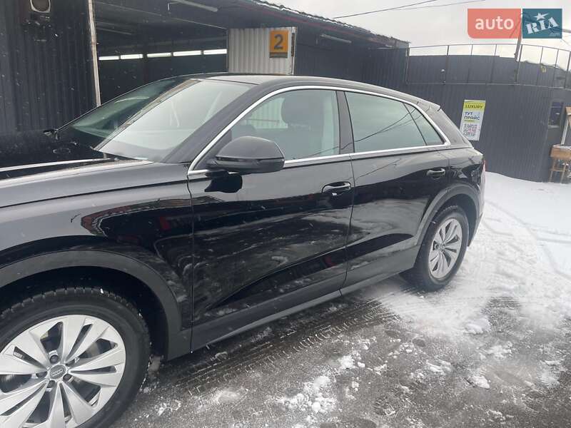 Позашляховик / Кросовер Audi Q8 2019 в Києві