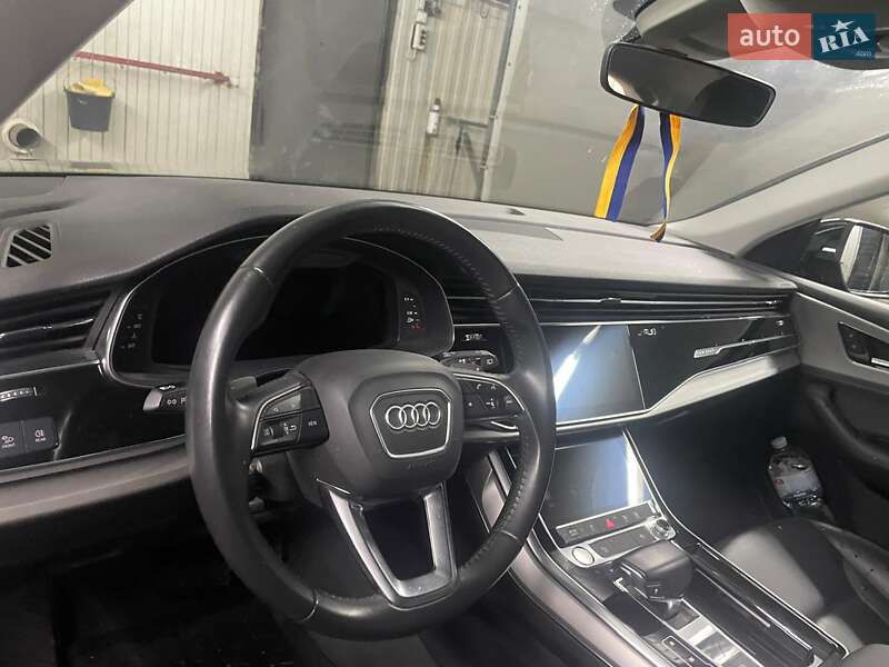 Позашляховик / Кросовер Audi Q8 2019 в Києві