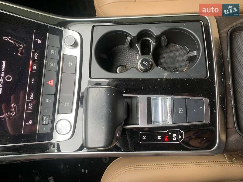 Внедорожник / Кроссовер Audi Q8 2019 в Стрые