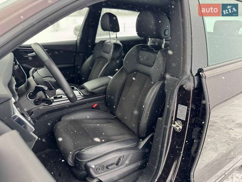 Внедорожник / Кроссовер Audi Q8 2019 в Львове