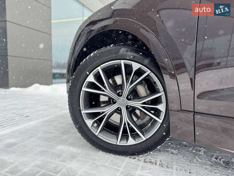 Внедорожник / Кроссовер Audi Q8 2019 в Львове