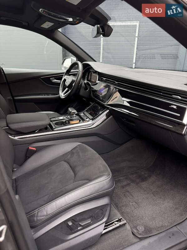 Внедорожник / Кроссовер Audi Q8 2018 в Киеве