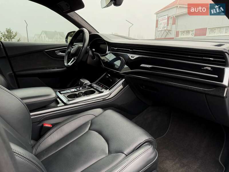 Внедорожник / Кроссовер Audi Q8 2019 в Луцке