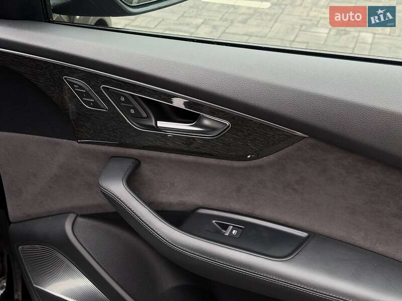 Внедорожник / Кроссовер Audi Q8 2019 в Луцке