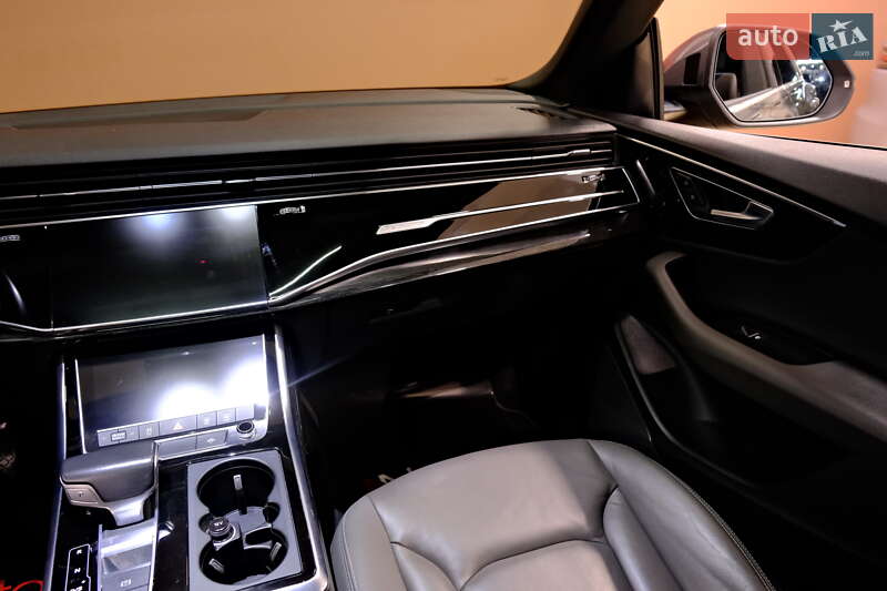 Позашляховик / Кросовер Audi Q8 2019 в Одесі фото 54 Позашляховик / Кросовер Audi Q8 2019 в Одесі