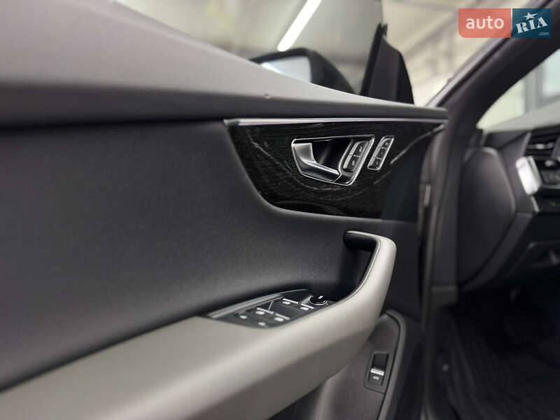 Позашляховик / Кросовер Audi Q8 2020 в Луцьку