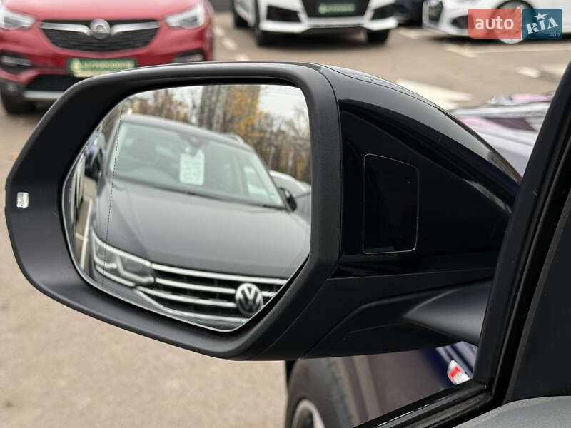 Позашляховик / Кросовер Audi Q8 2019 в Києві фото 18 Позашляховик / Кросовер Audi Q8 2019 в Києві