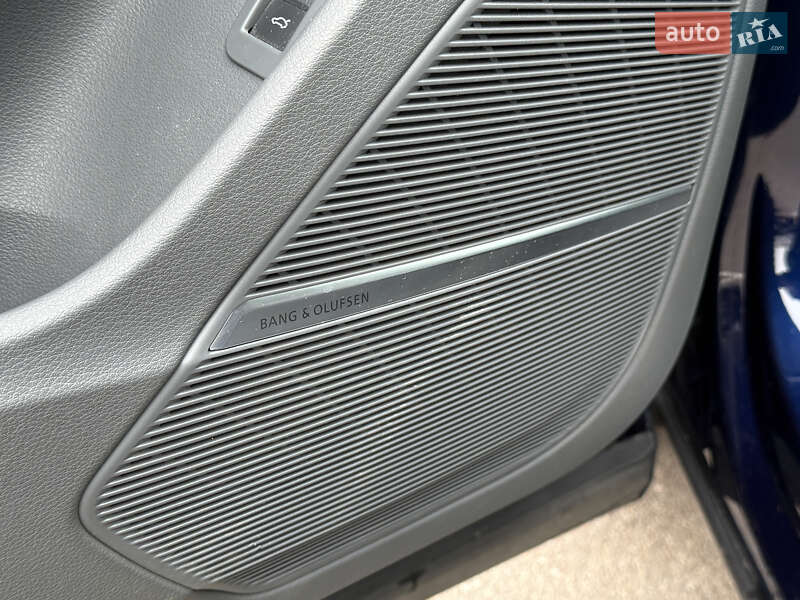 Позашляховик / Кросовер Audi Q8 2019 в Києві фото 50 Позашляховик / Кросовер Audi Q8 2019 в Києві