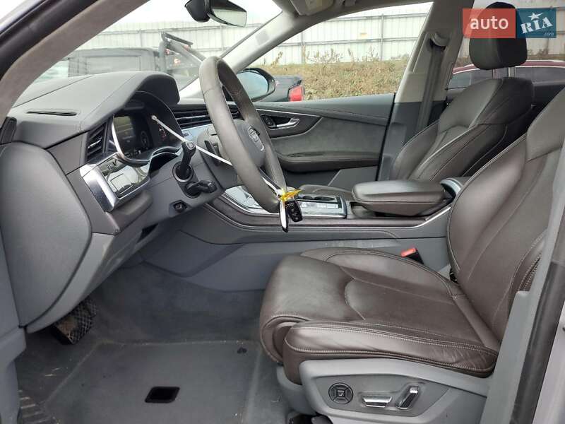 Внедорожник / Кроссовер Audi Q8 2021 в Львове