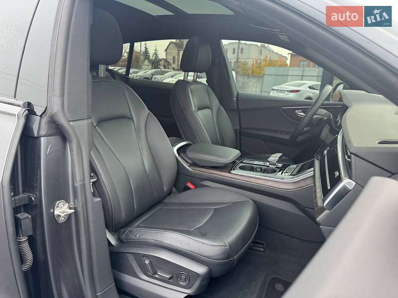 Внедорожник / Кроссовер Audi Q8 2020 в Киеве