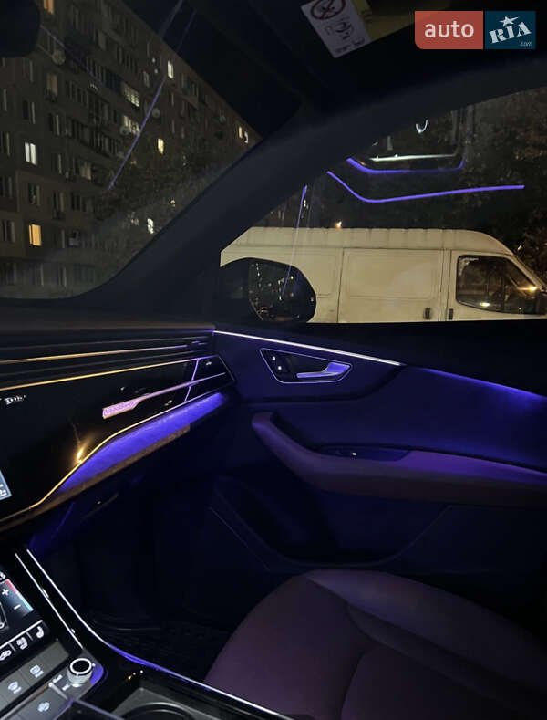 Позашляховик / Кросовер Audi Q8 2020 в Києві фото 3 Позашляховик / Кросовер Audi Q8 2020 в Києві